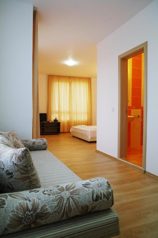 Guest House Ask Primorsko Bagian luar foto
